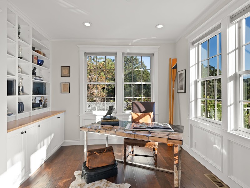 Phoebe Reyes Realtor photo 3