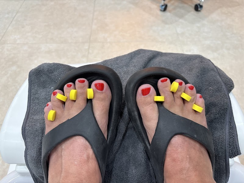 V Nail Salon photo 2