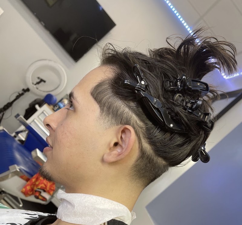EMZ BARBERSHOP photo 4