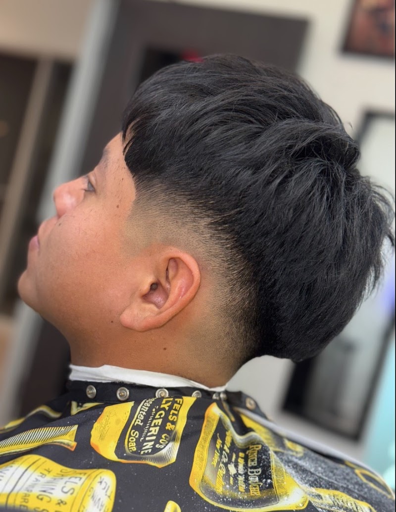 EMZ BARBERSHOP photo 2