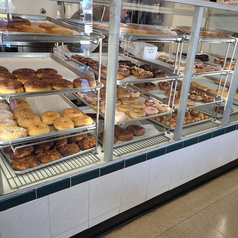 Queen Donuts and Broaster Chicken photo 4