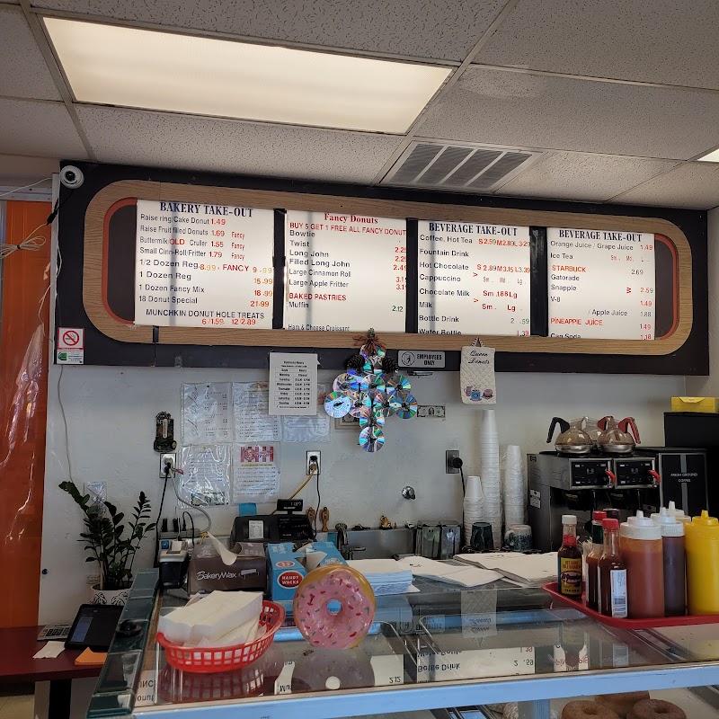 Queen Donuts and Broaster Chicken photo 5
