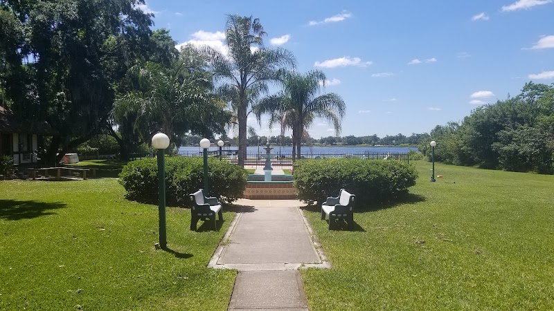 Photo of Palm Lakefront Resort & Hostel