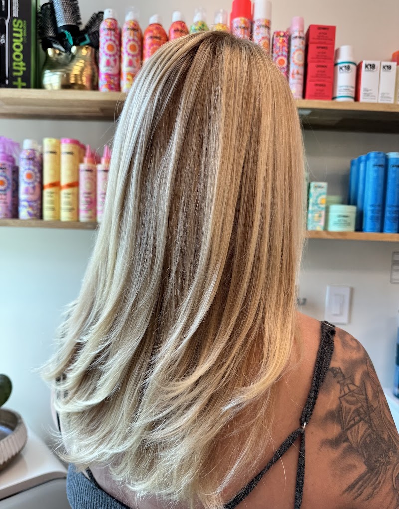 Salon 1738 photo 3