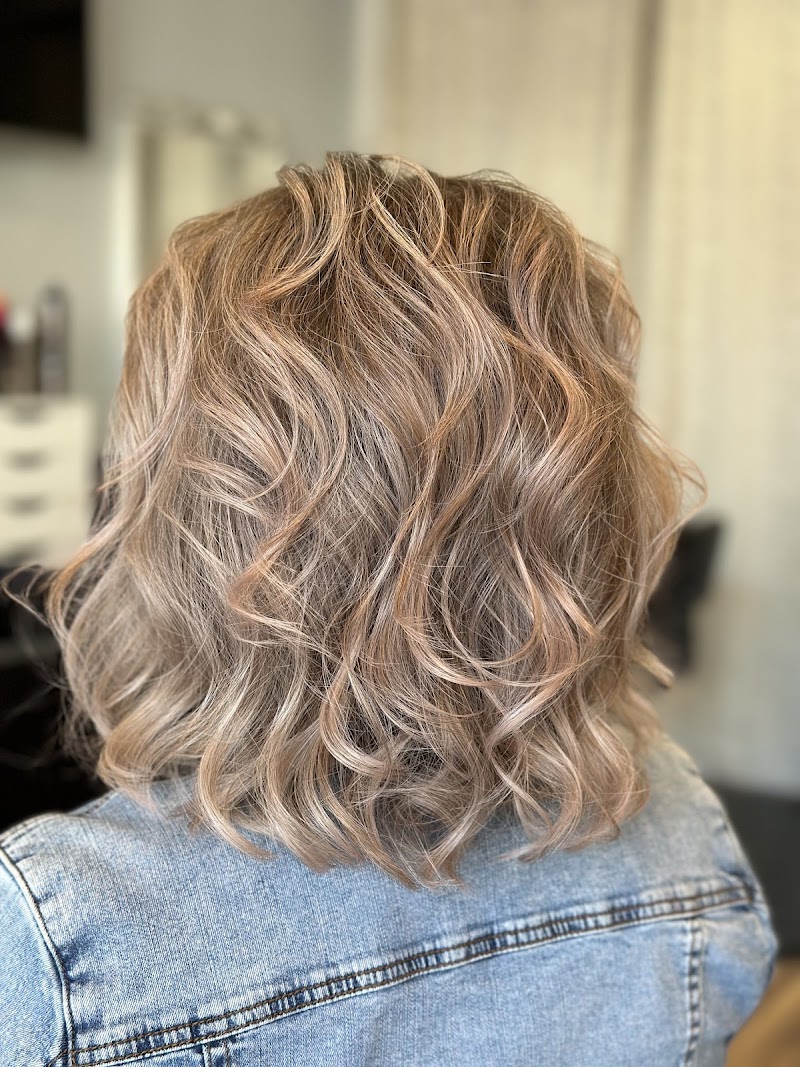 Kristina Elanina Hair photo 2