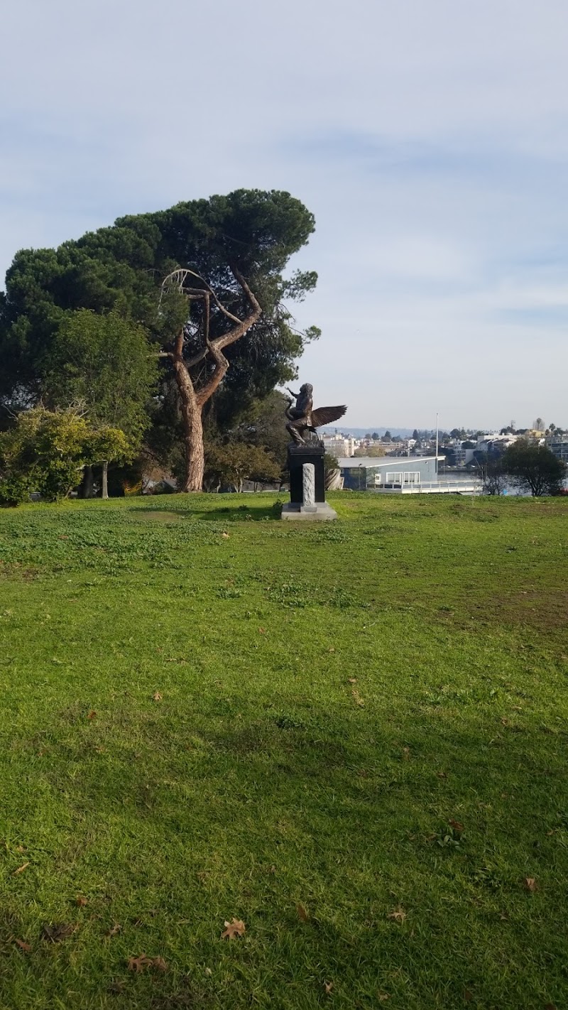 Children's Memorial Statue photo 2