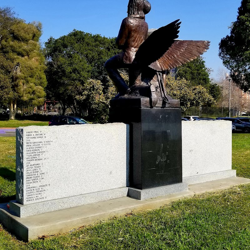Photo of Children's Memorial Statue