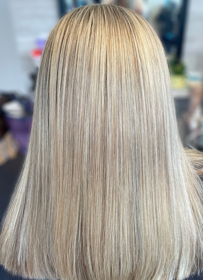 Tracy Johnston Hairstylist photo 5
