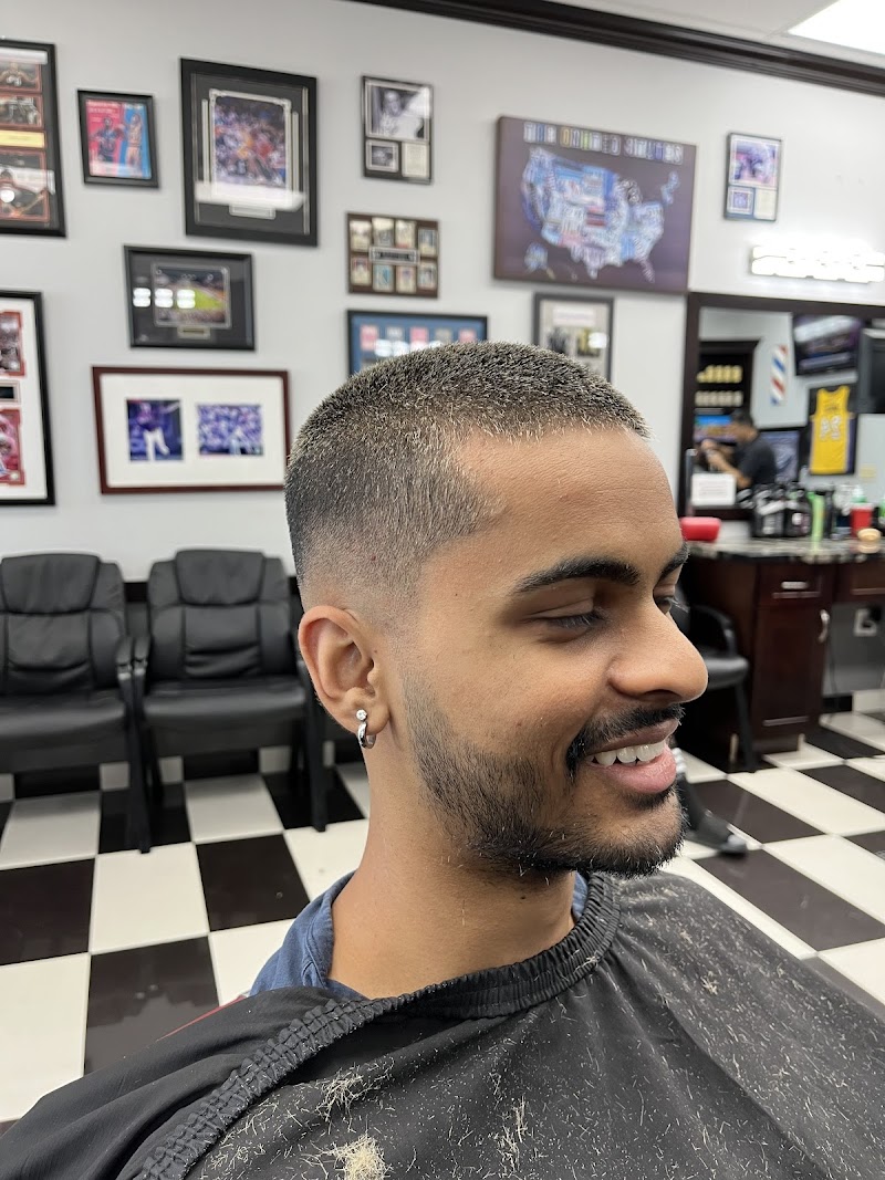 Santos The Barber photo 3