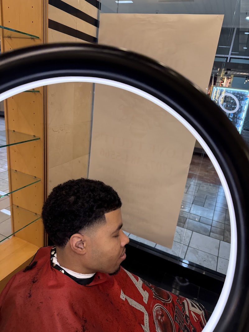 Love T’Cutt’s Barbershop/Beauty Salon photo 5