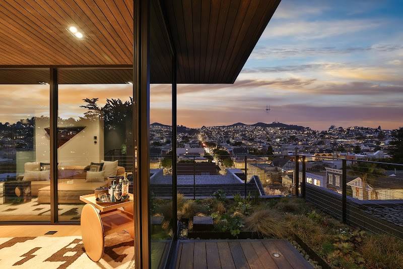 Photo of Isabelle Grotte Real Estate Group