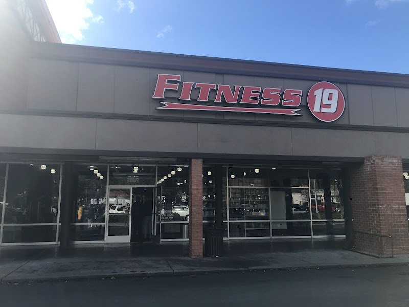 Fitness 19 photo 3