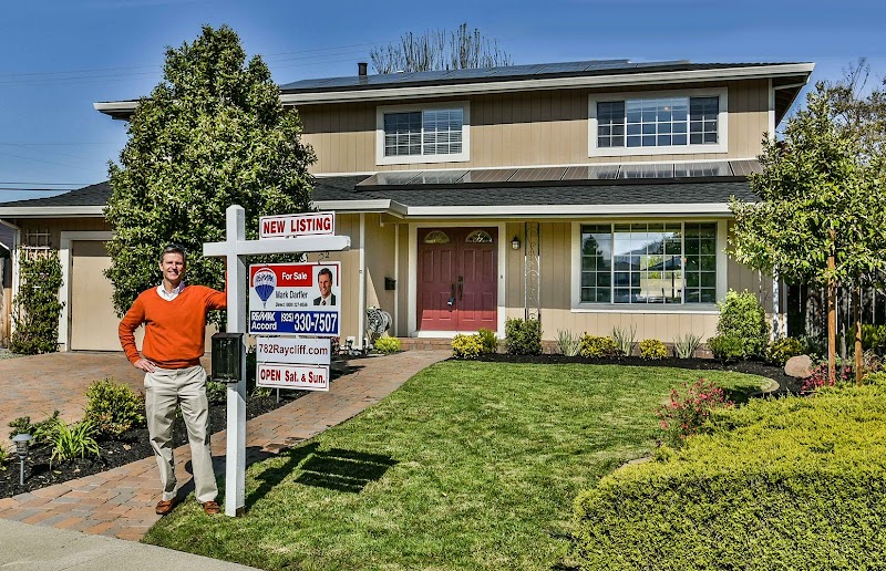 Mark Darfler Real Estate Team photo 4