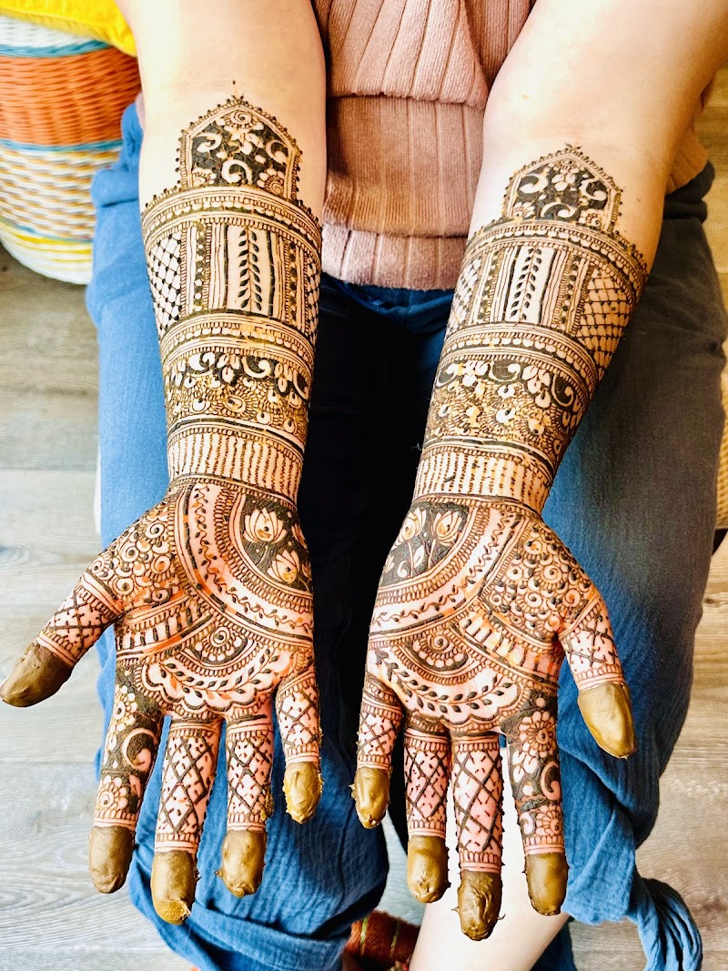 Vibrant Henna photo 4