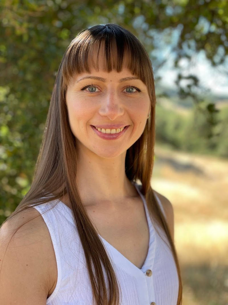 Photo of Milla Veretilnyk, CMT, CLarity Breathwork Classes