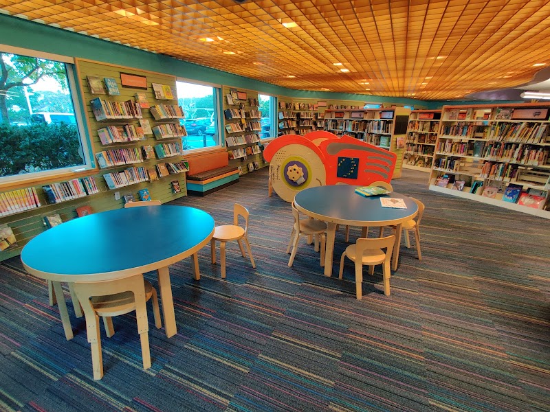 Photo of San Carlos Library