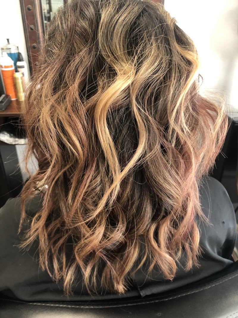 Austin Louis Salon photo 3