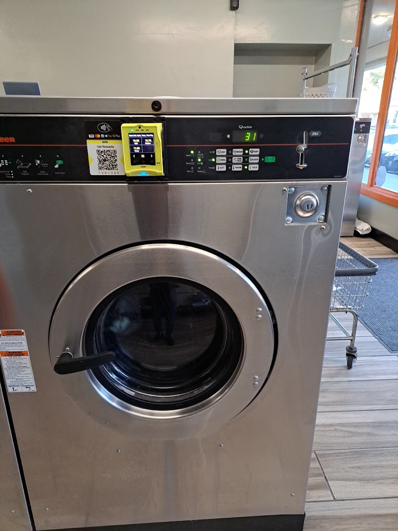 Suds N' Duds Laundromat photo 3