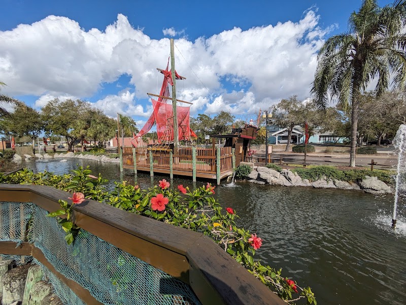 Smugglers Cove Adventure Golf photo 5
