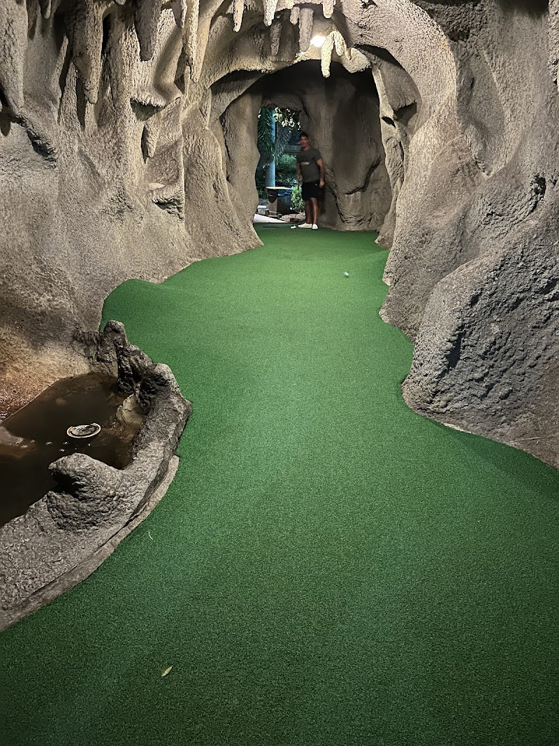 Smugglers Cove Adventure Golf photo 3