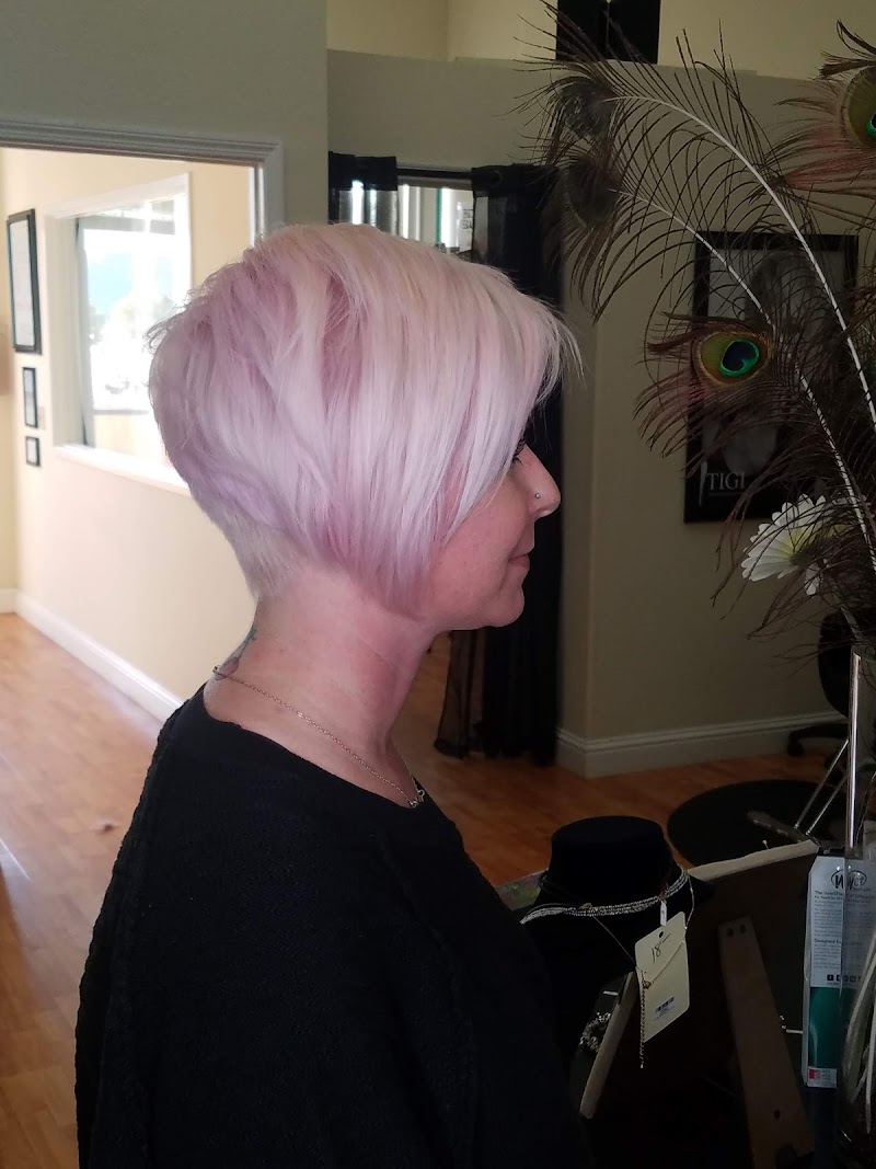 Bada Bing Salon photo 4