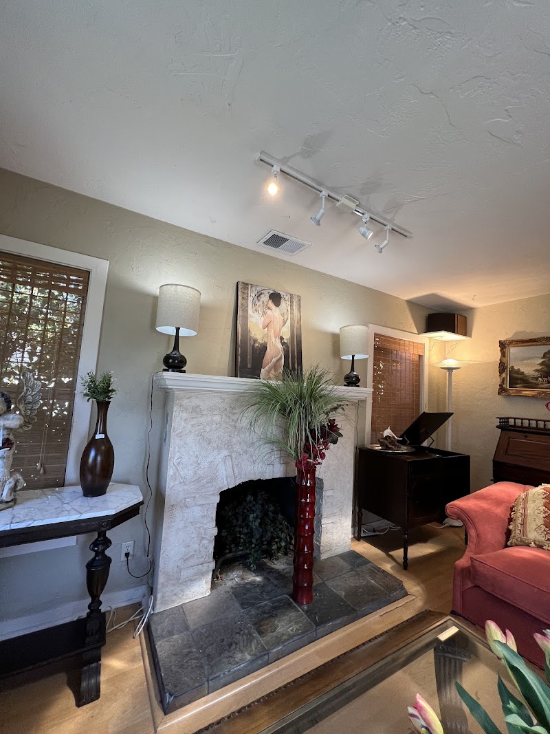 Vignette Furniture Consignment photo 5
