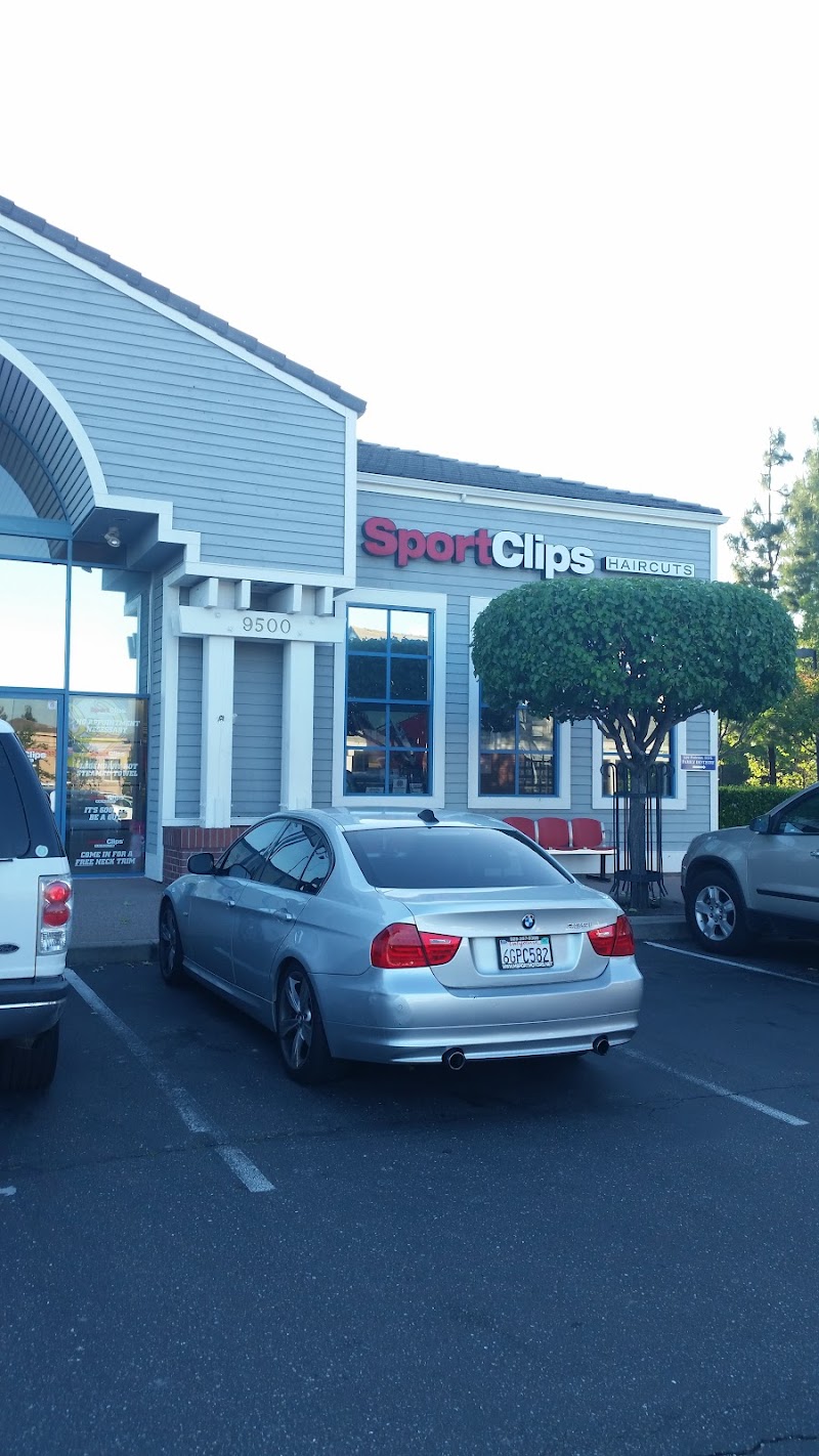 Sport Clips Haircuts of Danville photo 4