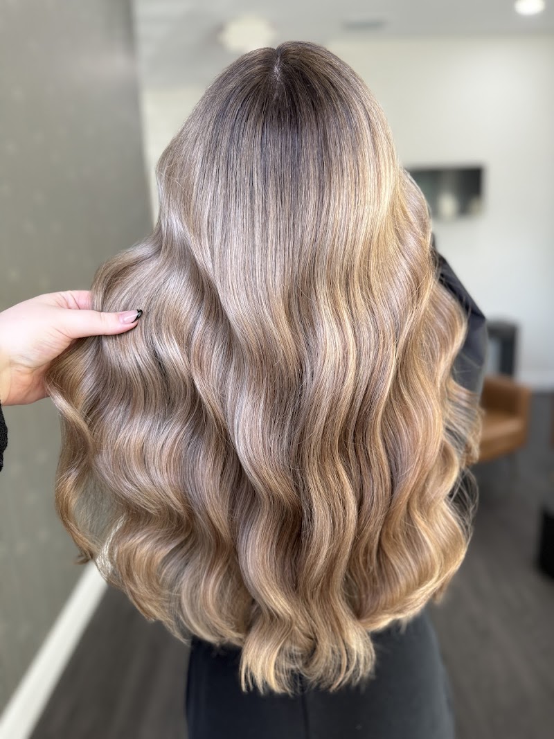 TheLuxeBlondie.Co photo 2
