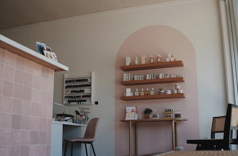 LIV Beauty Nails and Spray Tan photo 4