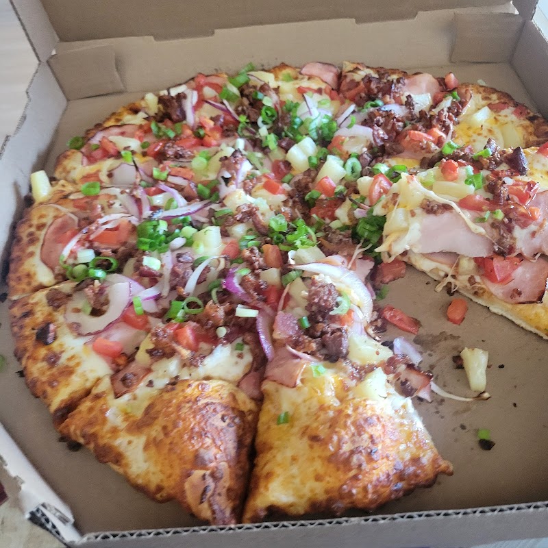 Round Table Pizza photo 2