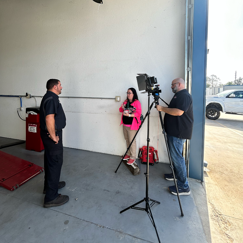 Red Apples Media photo 2