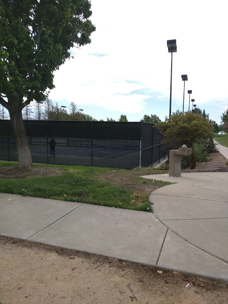 Tennis Courts | Emerald Glen photo 2