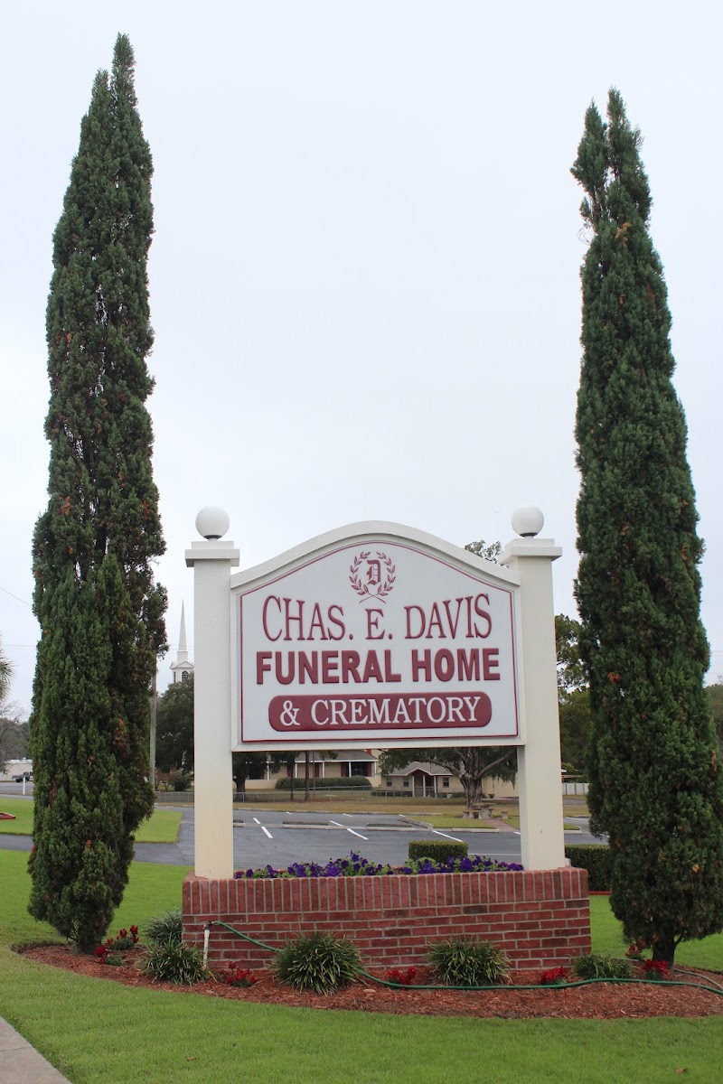 Charles E Davis Funeral Home photo 4