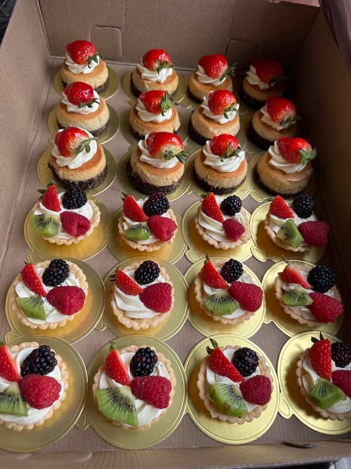 Sweet Moments Custom Cake Shop Pasteleria photo 4