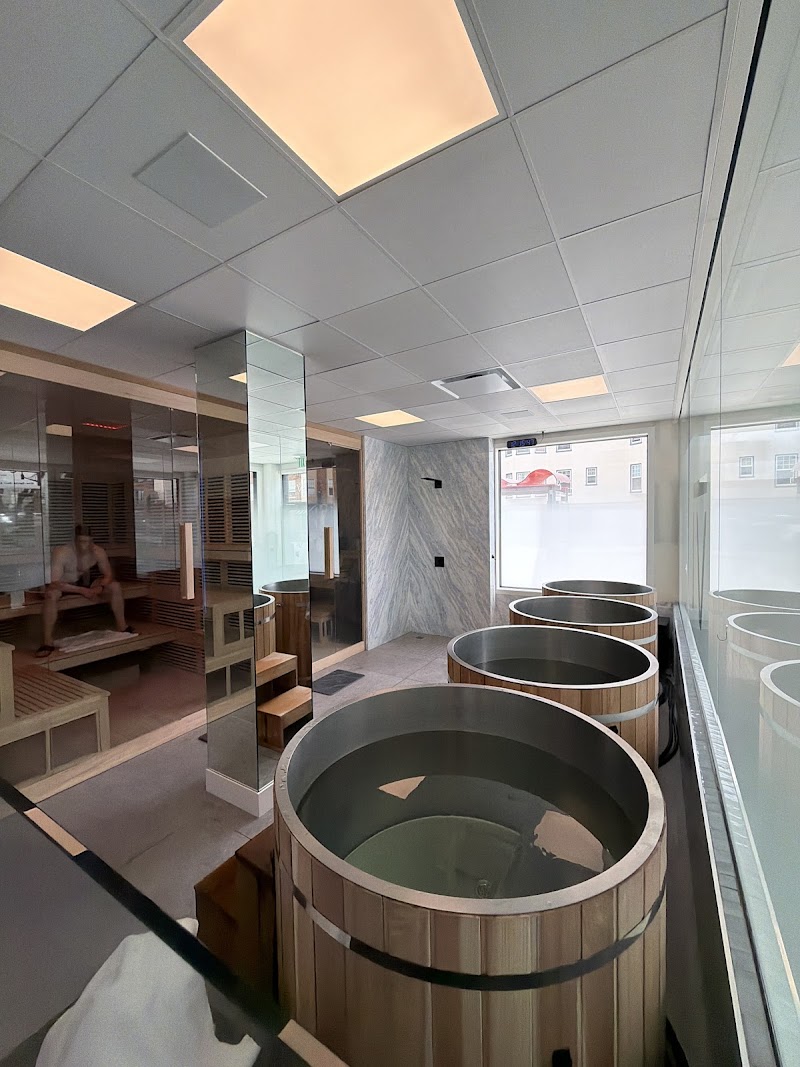 Vital Ice SF Wellness Studio | Contrast Therapy, Sauna, Cold Water & Red Light Therapy photo 4