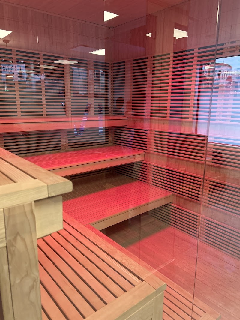 Vital Ice SF Wellness Studio | Contrast Therapy, Sauna, Cold Water & Red Light Therapy photo 3