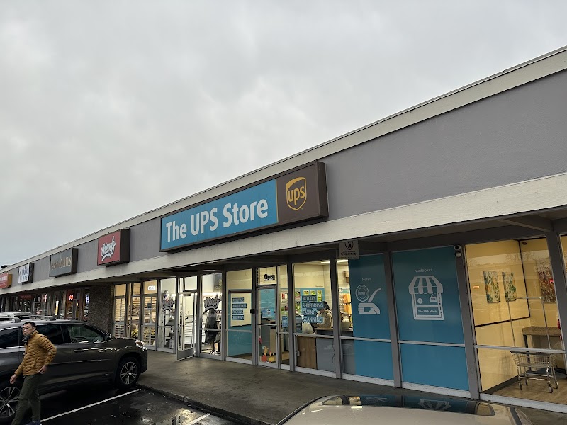 The UPS Store photo 4