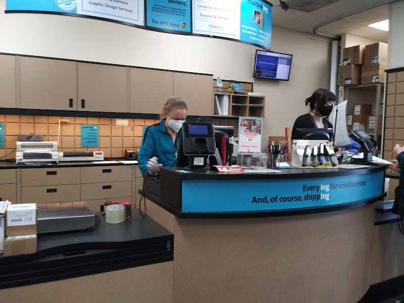 The UPS Store photo 5