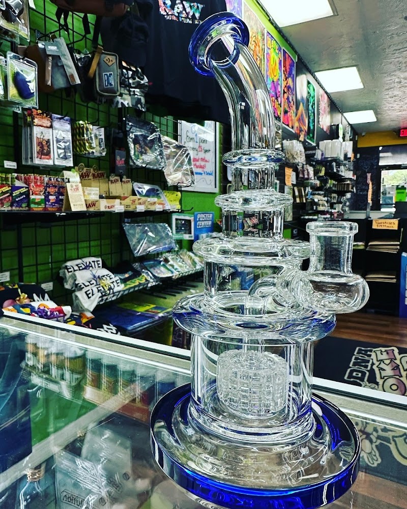 Dna smokeshop photo 2