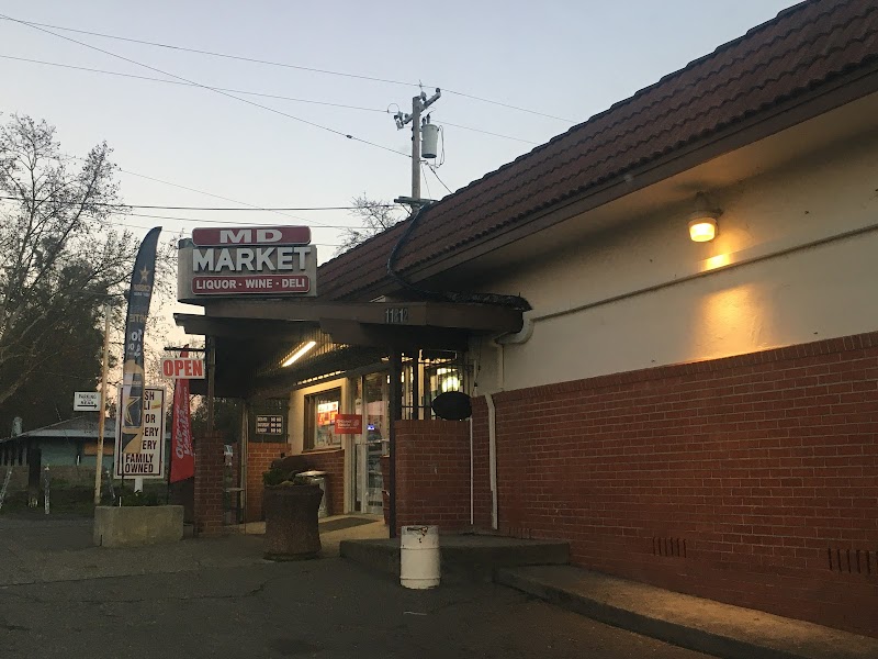 M D Liquors photo 3