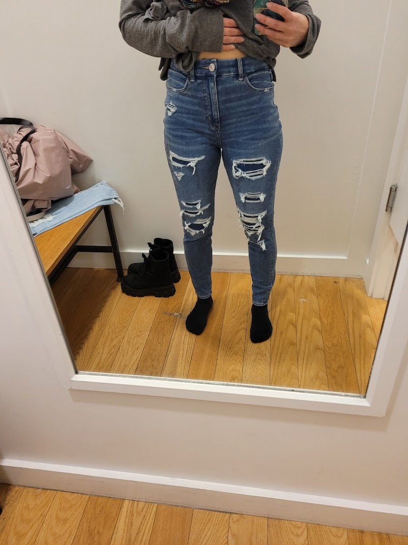 American Eagle & Aerie photo 4