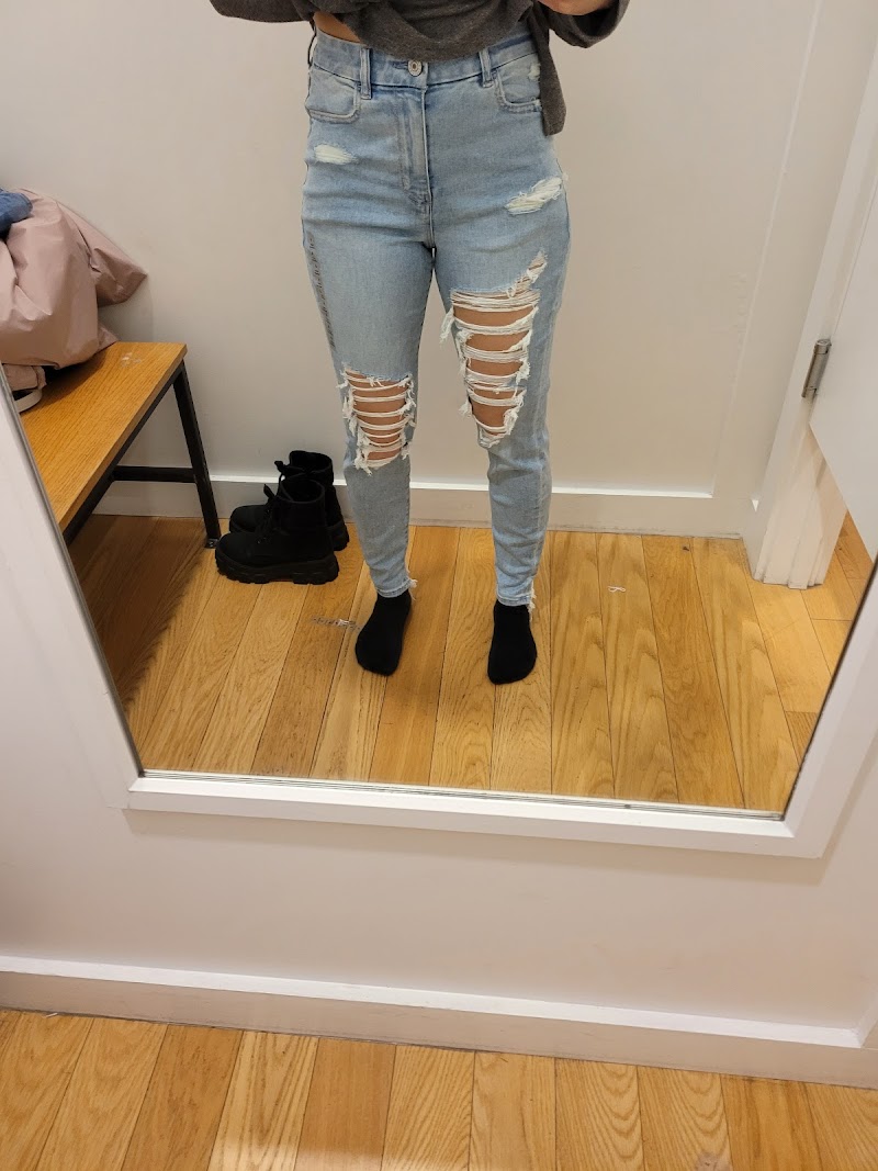 American Eagle & Aerie photo 2