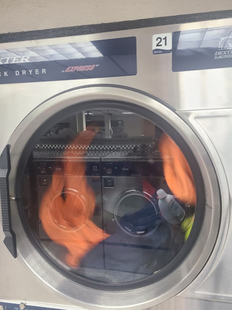 Wash N Go Laundromat photo 4