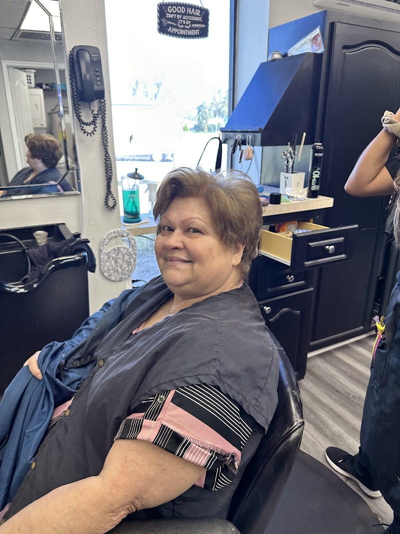 Frida's Hair Salon photo 3