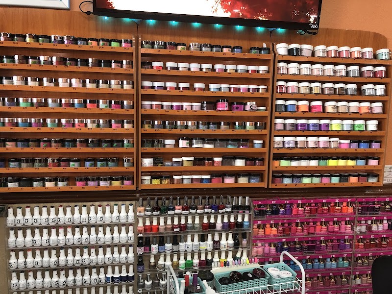 Tipsy Nails & Spa photo 4