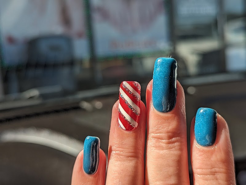 Tipsy Nails & Spa photo 3