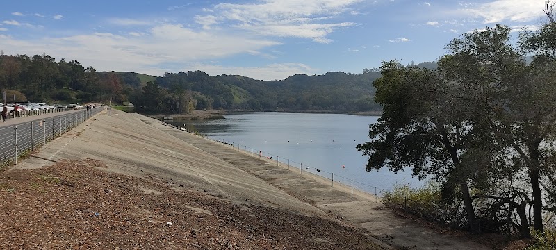 Photo of Intersection of Lafayette Reservoir Rim Trail & Moraga Way Trail