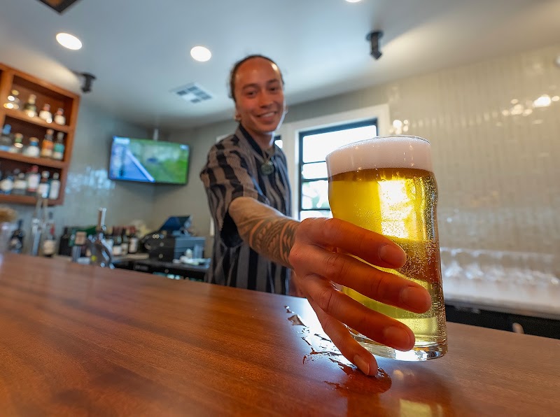 Half Moon Bay Brewing on Main photo 3
