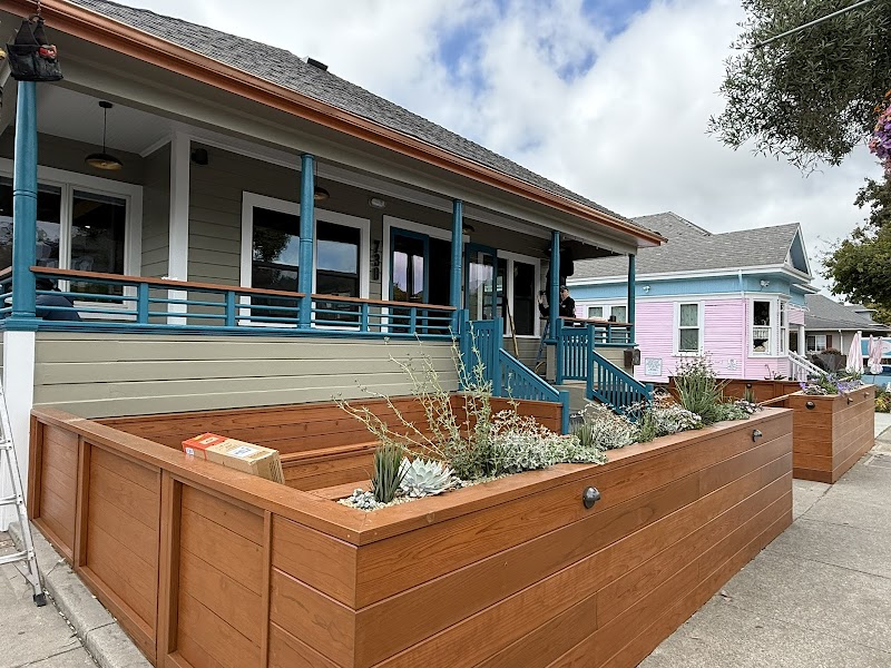 Half Moon Bay Brewing on Main photo 4