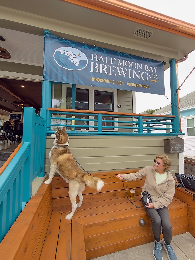 Half Moon Bay Brewing on Main photo 2